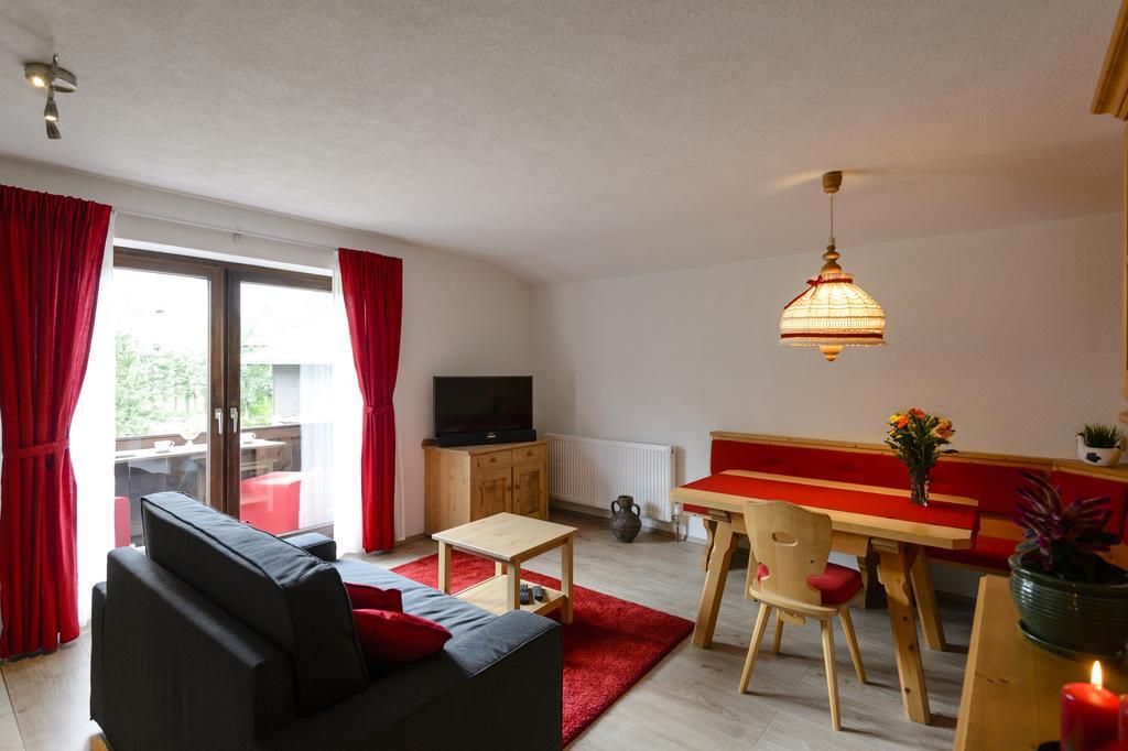 Haus Alpenblick Lofer Lägenhet Rum bild